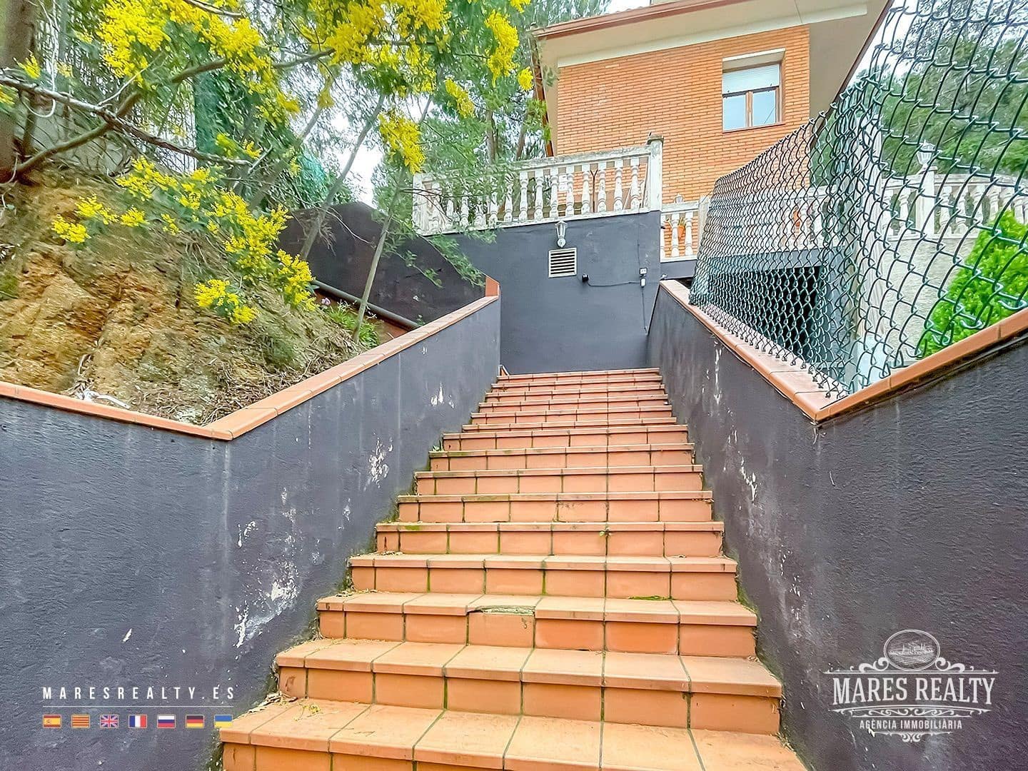 4 soverom Villa til salgs i Dosrius - € 365 000 (Ref: 8588127)