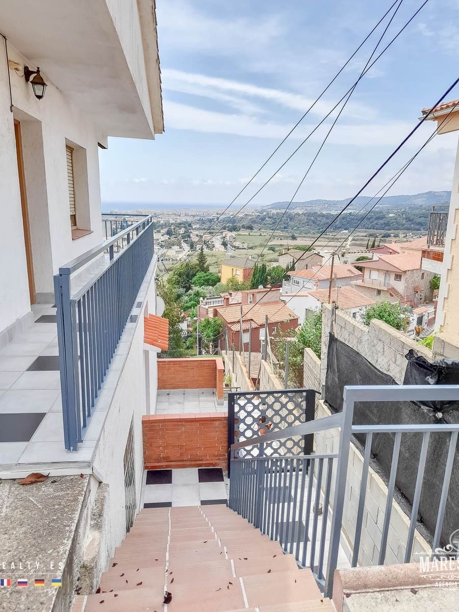 5 soverom Villa til salgs i Pineda de Mar med garasje - € 424 000 (Ref: 8591599)