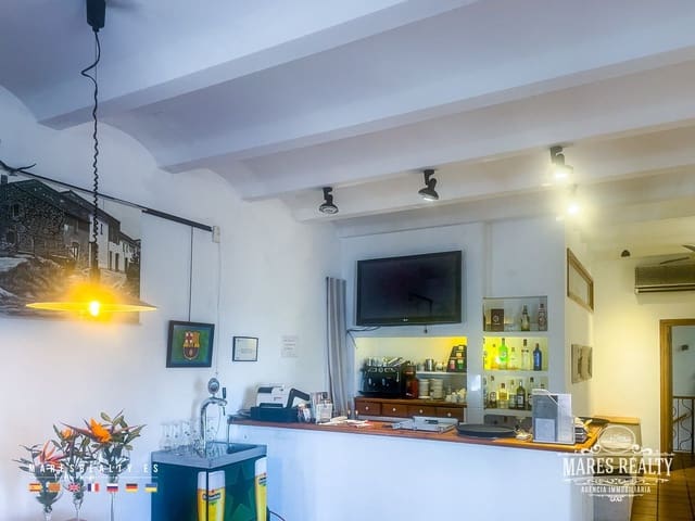 Gewerbe zu verkaufen in Malgrat de Mar mit Pool - 550.000 € (Ref: 8597083)