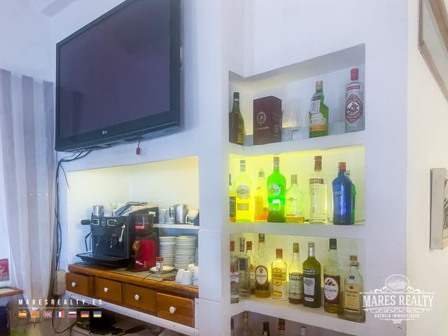 Gewerbe zu verkaufen in Malgrat de Mar mit Pool - 550.000 € (Ref: 8597083)