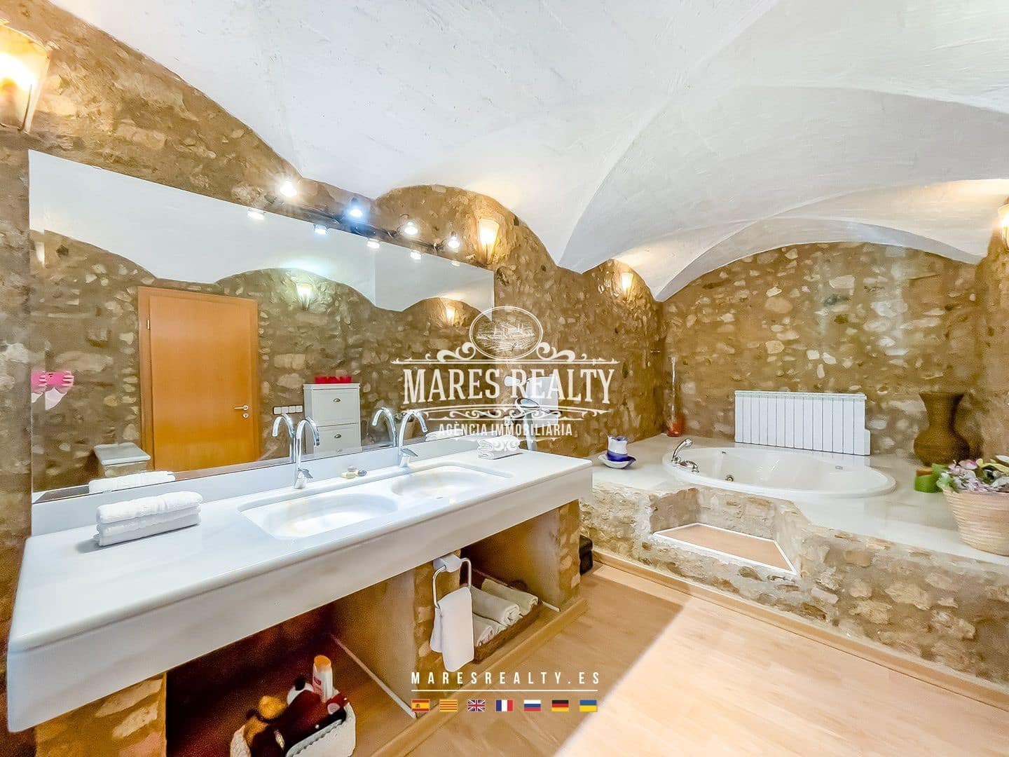 3 sypialnia Dom blizniak na sprzedaż w Palafolls z basenem garażem - 426 000 € (Ref: 8599208)