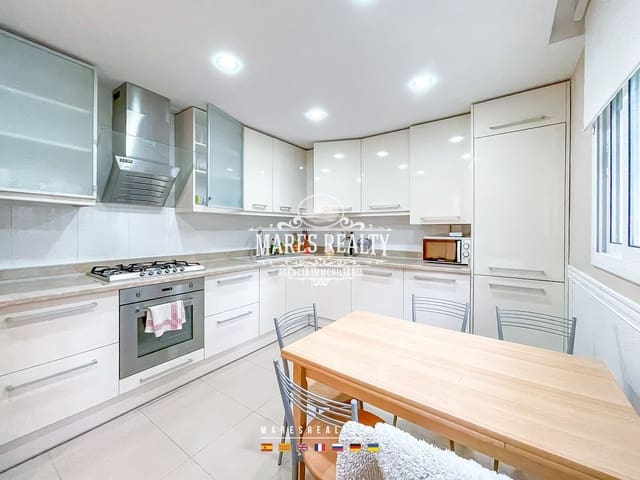 4 soverom Kjedet enebolig til salgs i Platja d'Aro, Castell-Platja d'Aro med garasje - € 550 000 (Ref: 8599211)