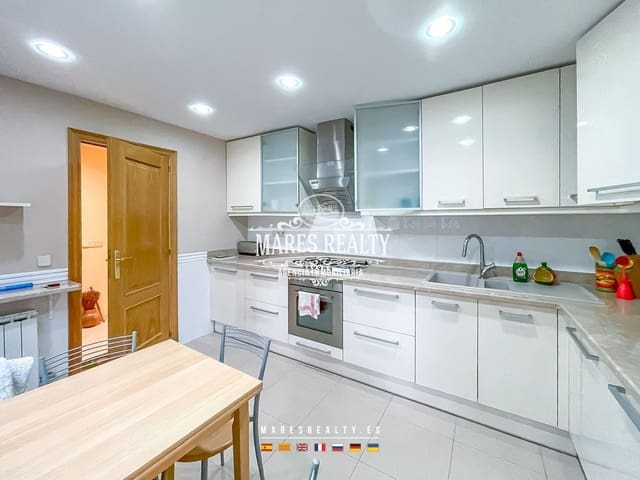 4 soverom Kjedet enebolig til salgs i Platja d'Aro, Castell-Platja d'Aro med garasje - € 550 000 (Ref: 8599211)