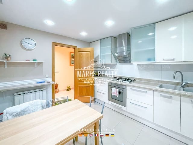 4 soverom Kjedet enebolig til salgs i Platja d'Aro, Castell-Platja d'Aro med garasje - € 550 000 (Ref: 8599211)