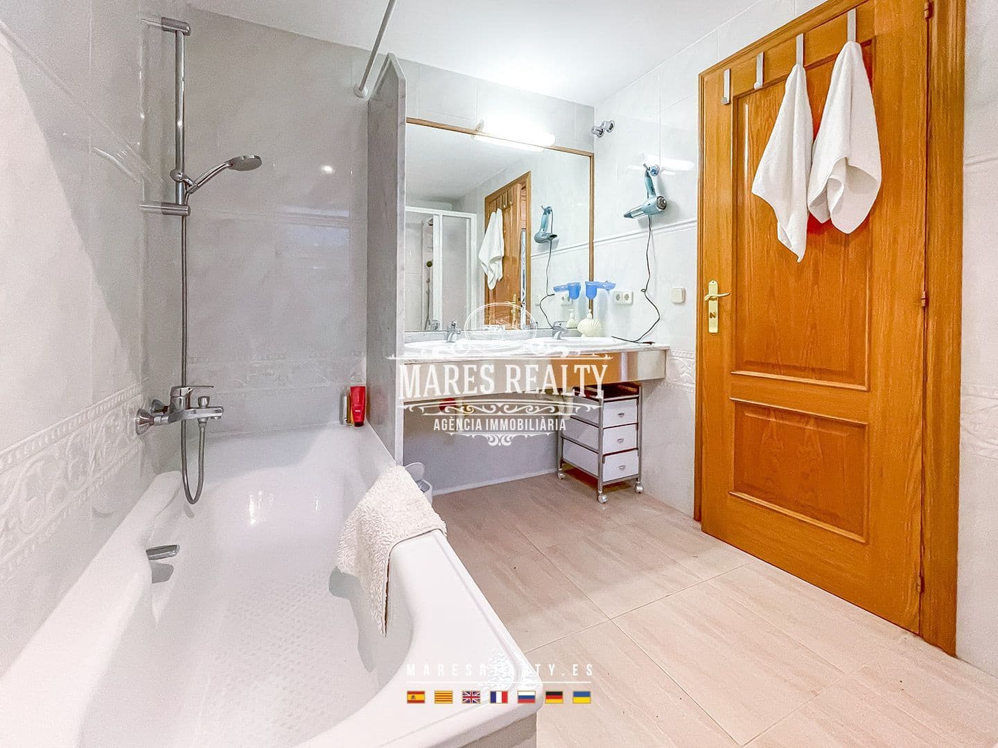 4 soveværelse Semi-Rækkehus til salg i Platja d'Aro med garage - € 550.000 (Ref: 8599211)