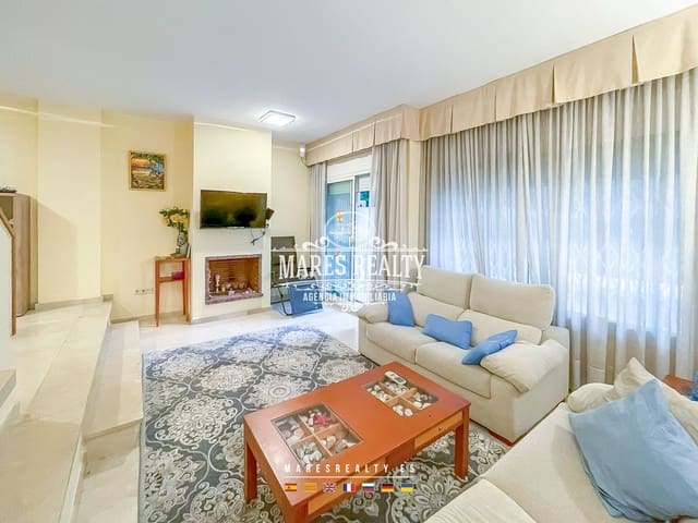 4 soverom Kjedet enebolig til salgs i Platja d'Aro, Castell-Platja d'Aro med garasje - € 550 000 (Ref: 8599211)