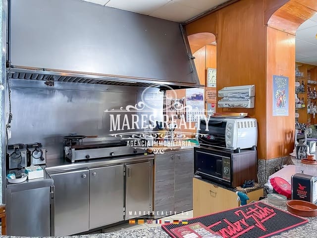 Commercial for sale in Pineda de Mar - € 230,000 (Ref: 8599215)