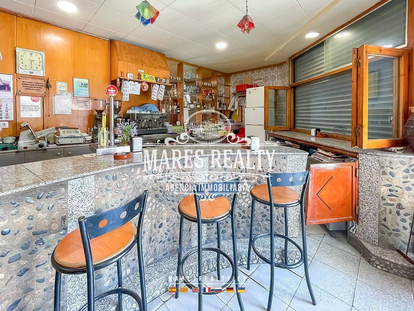 Commercial for sale in Pineda de Mar - € 230,000 (Ref: 8599215)