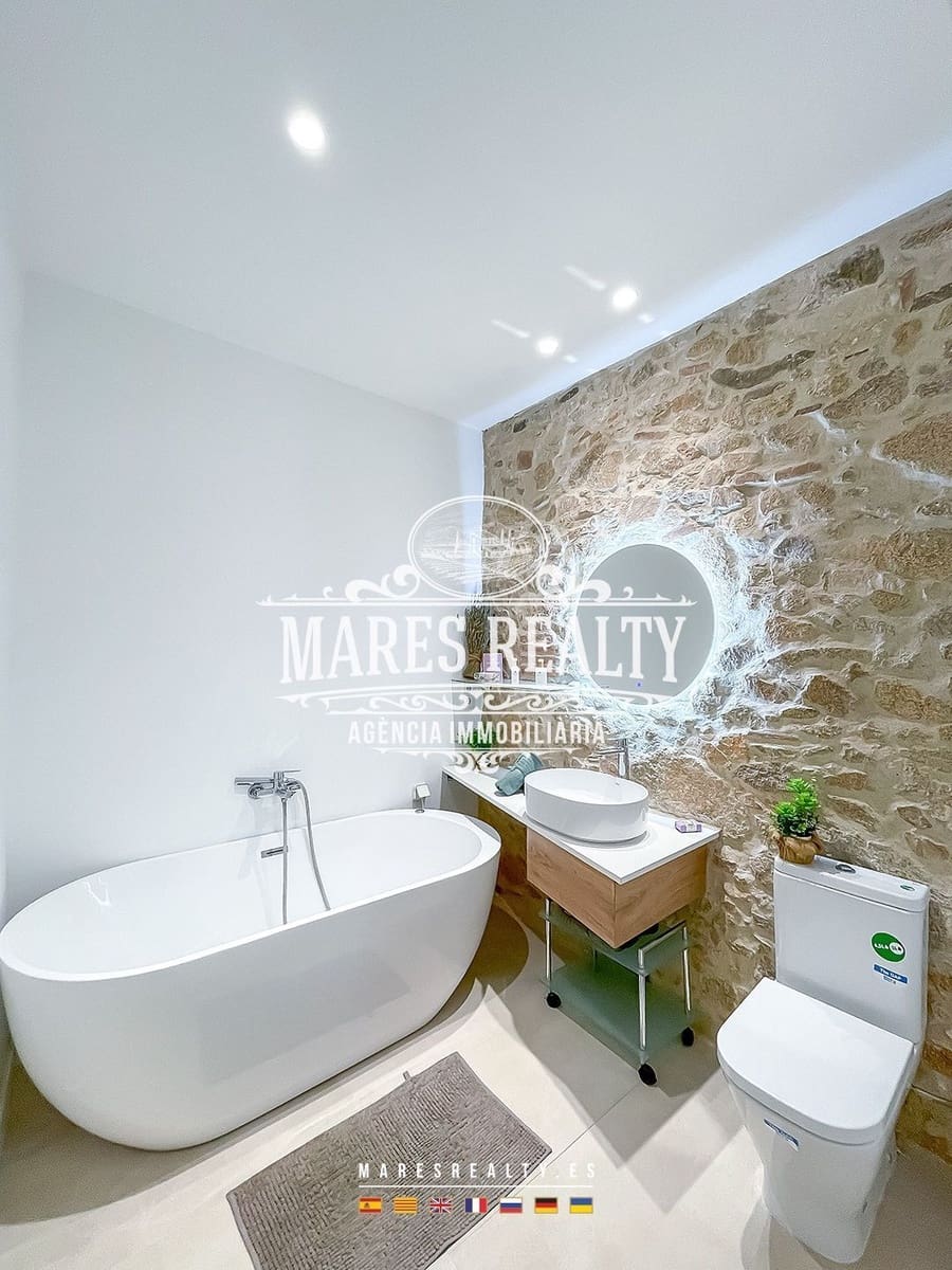 4 bedroom Villa for sale in Calella with garage - € 558,000 (Ref: 8599216)