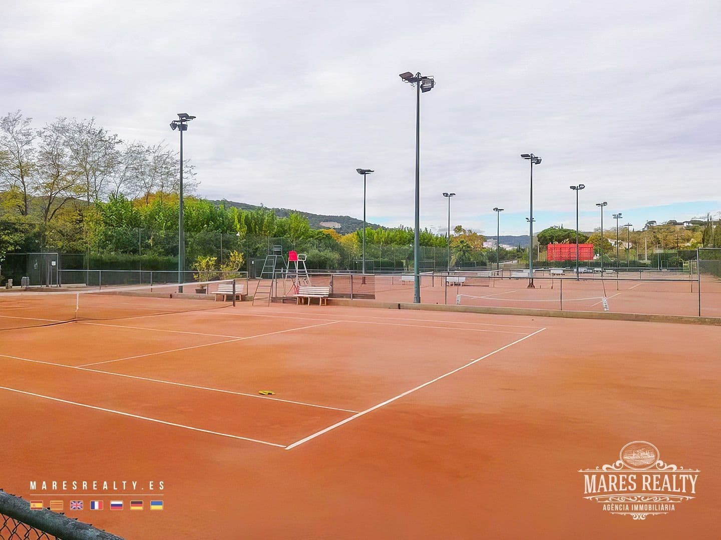 Erhverv til salg i Mataro med garage - € 850.000 (Ref: 8599223)