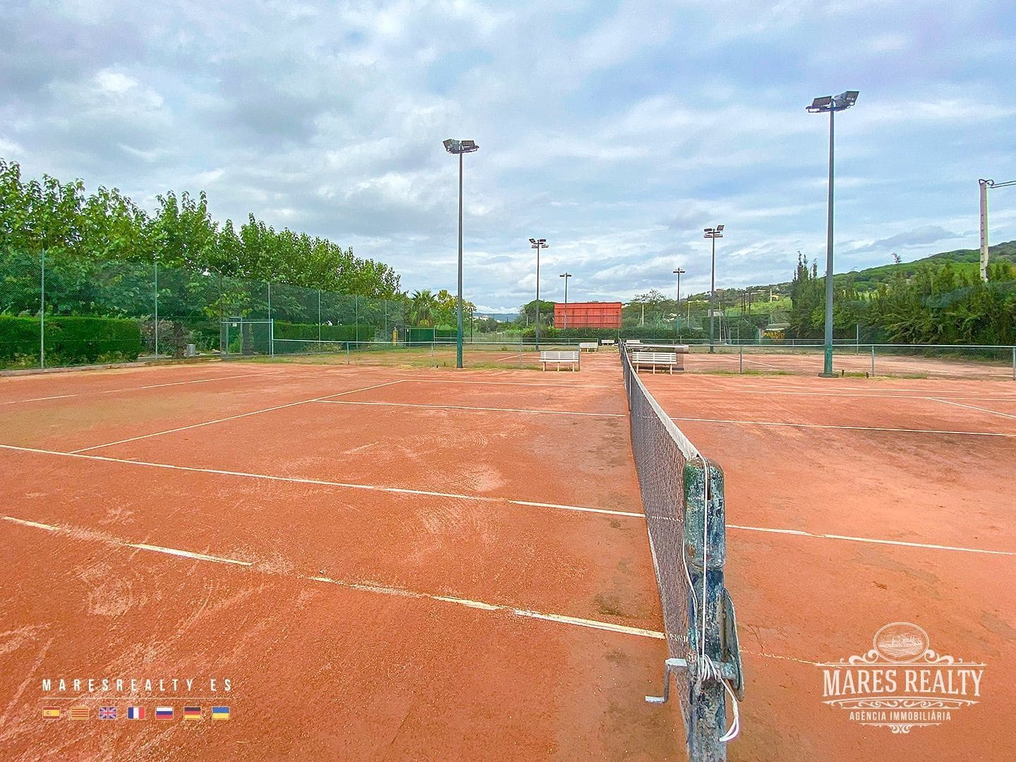 Erhverv til salg i Mataro med garage - € 850.000 (Ref: 8599223)