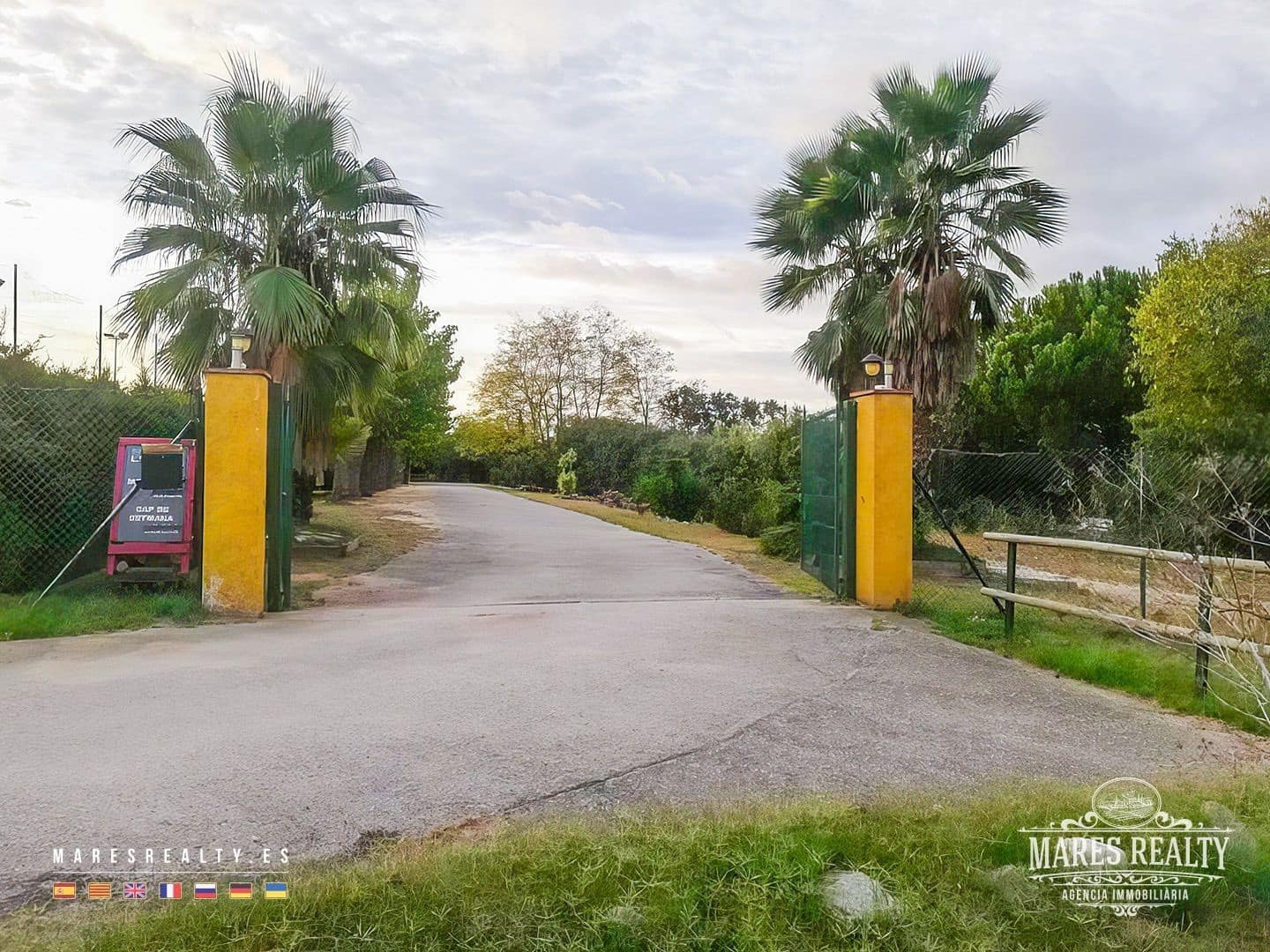 Erhverv til salg i Mataro med garage - € 850.000 (Ref: 8599223)