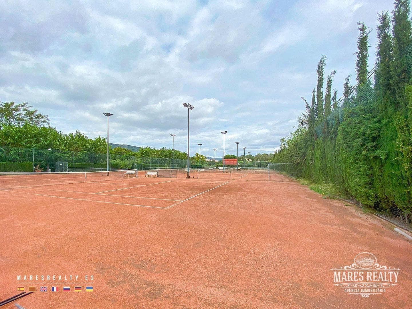 Erhverv til salg i Mataro med garage - € 850.000 (Ref: 8599223)