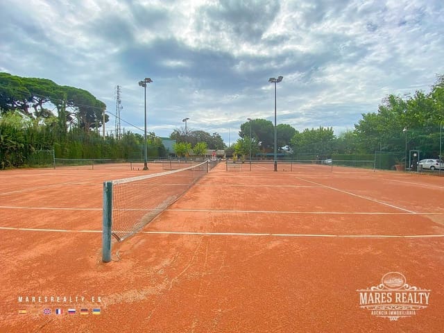 Commercieel te koop in Mataró met garage - € 850.000 (Ref: 8599223)