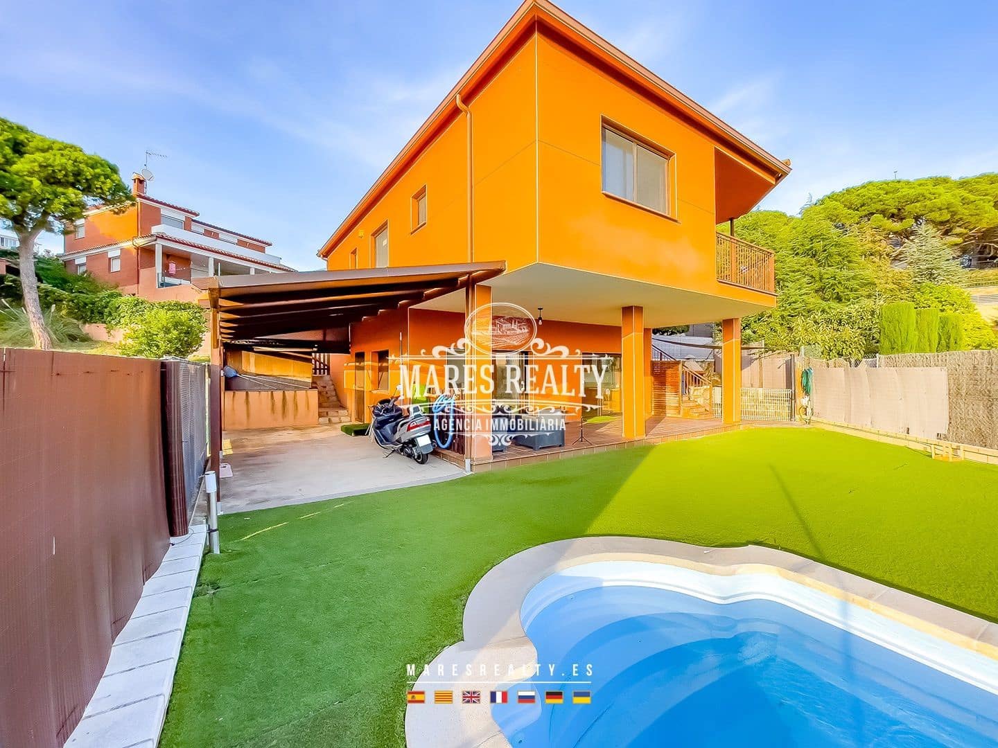 3 soveværelse Villa til salg i Lloret de Mar med swimmingpool garage - € 479.000 (Ref: 8612067)