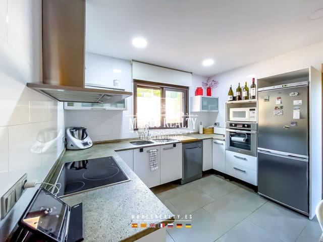 3 soveværelse Villa til salg i Lloret de Mar med swimmingpool garage - € 479.000 (Ref: 8612067)