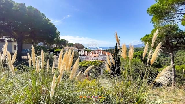 Undeveloped Land for sale in Lloret de Mar - € 200,000 (Ref: 8636252)