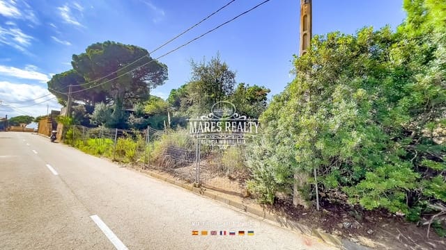 Undeveloped Land for sale in Lloret de Mar - € 200,000 (Ref: 8636252)