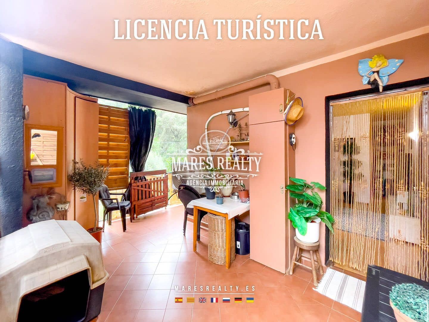 5 bedroom Villa for sale in Santa Susanna with pool garage - € 390,000 (Ref: 8638253)