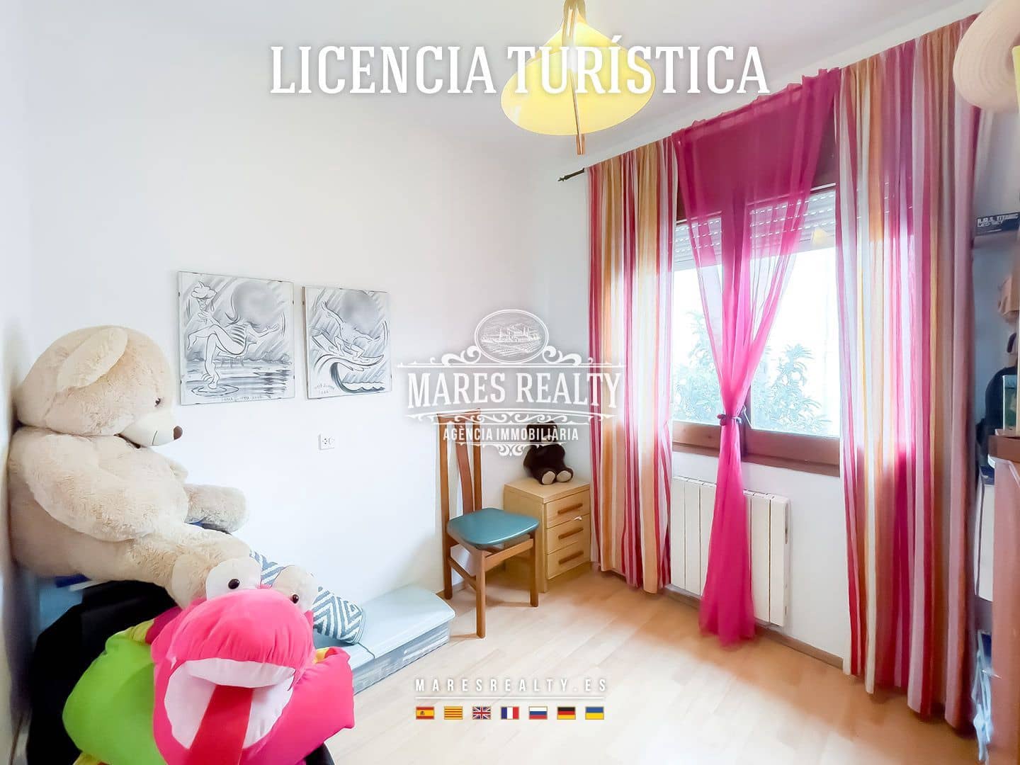 5 bedroom Villa for sale in Santa Susanna with pool garage - € 390,000 (Ref: 8638253)