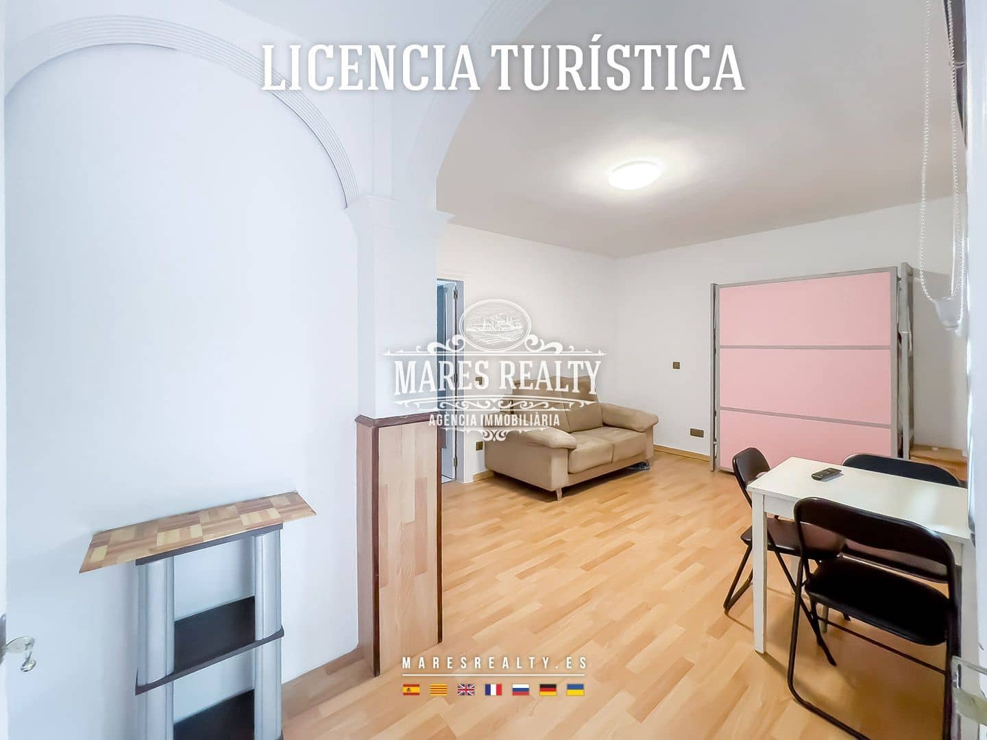 5 bedroom Villa for sale in Santa Susanna with pool garage - € 390,000 (Ref: 8638253)