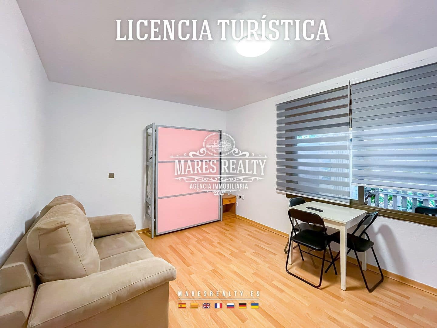 5 bedroom Villa for sale in Santa Susanna with pool garage - € 390,000 (Ref: 8638253)