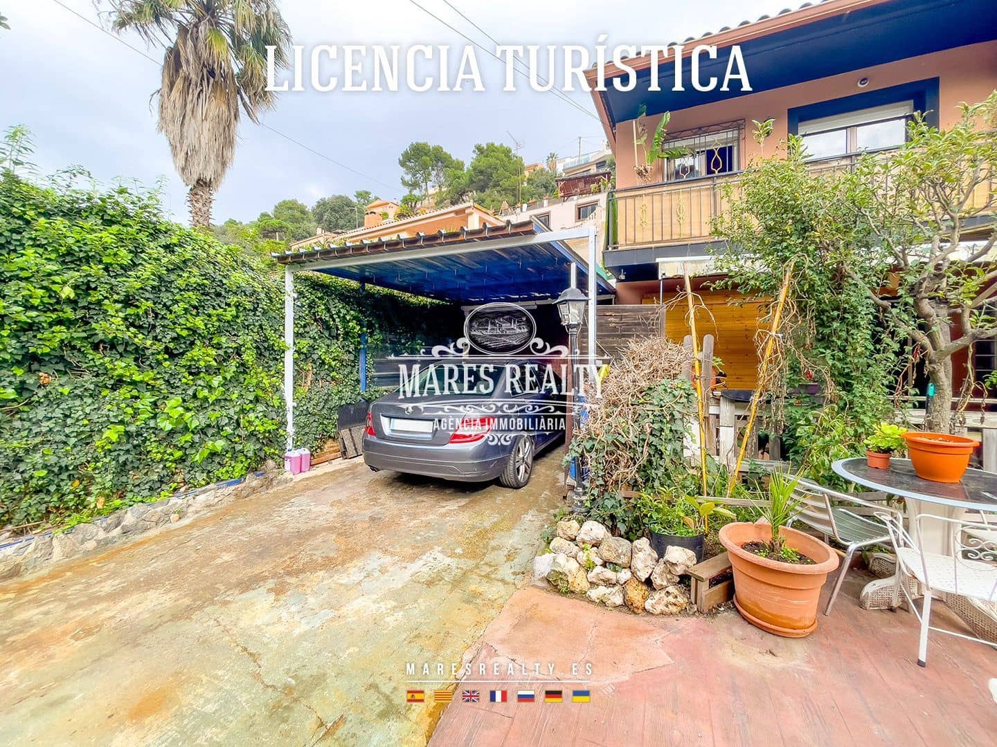 5 bedroom Villa for sale in Santa Susanna with pool garage - € 390,000 (Ref: 8638253)