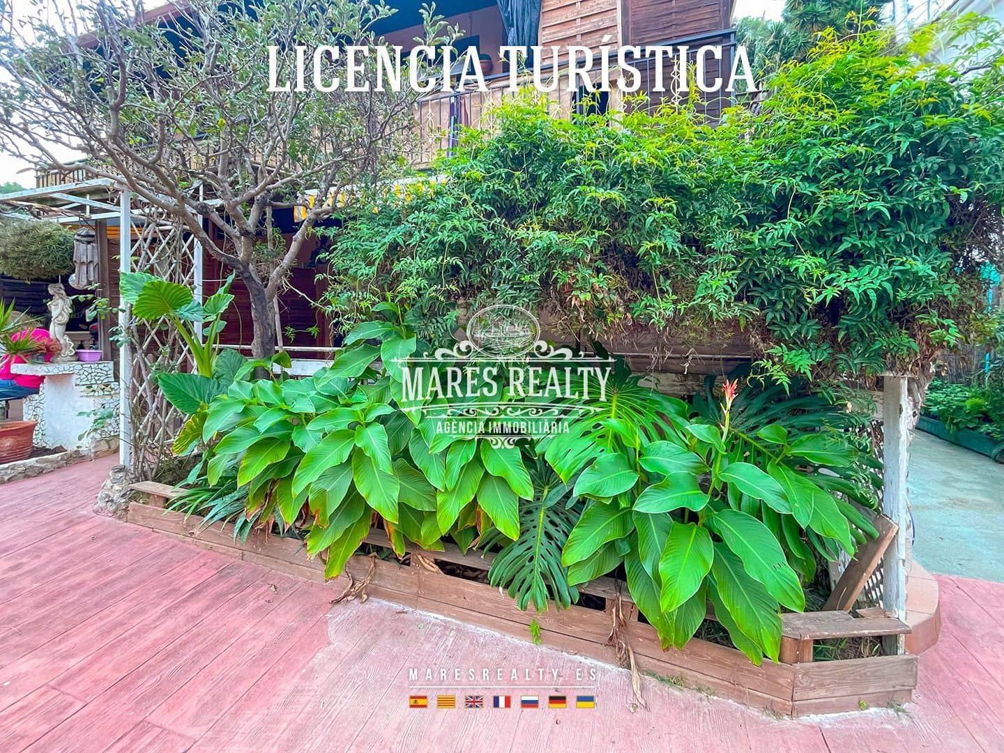 5 bedroom Villa for sale in Santa Susanna with pool garage - € 390,000 (Ref: 8638253)