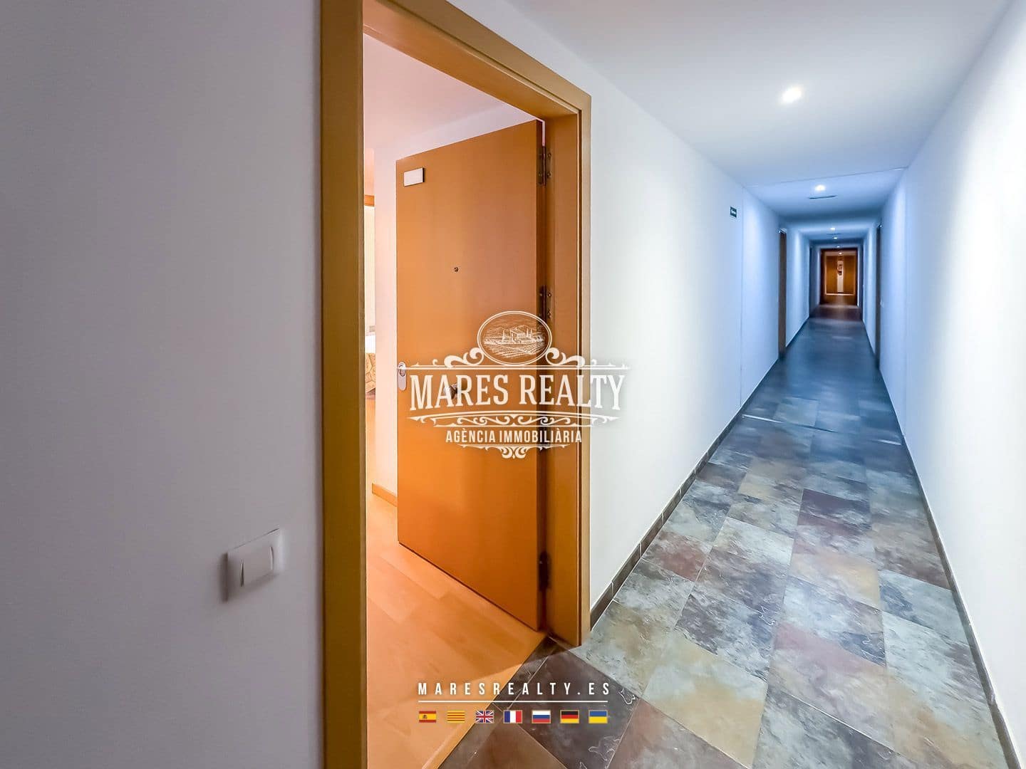 1 bedroom Flat for sale in Roses with pool garage - € 150,000 (Ref: 8715318)