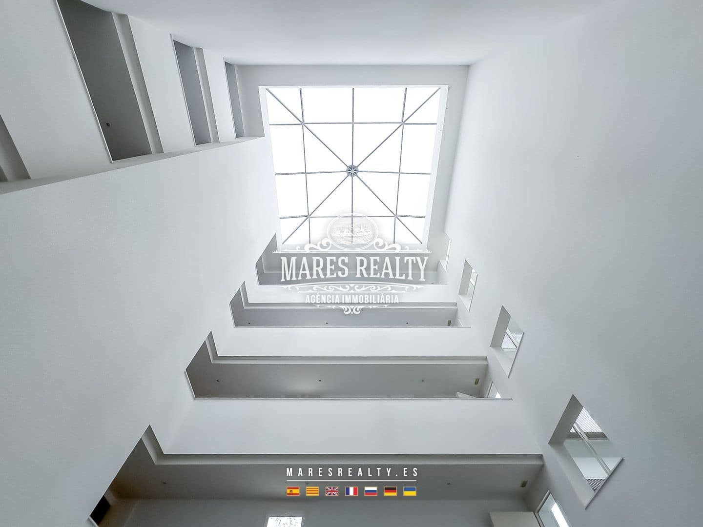 1 bedroom Flat for sale in Roses with pool garage - € 150,000 (Ref: 8715318)