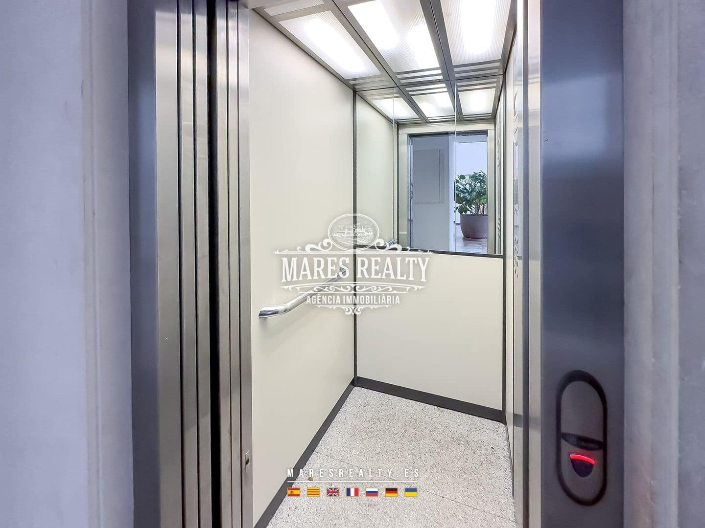 1 bedroom Flat for sale in Roses with pool garage - € 150,000 (Ref: 8715318)