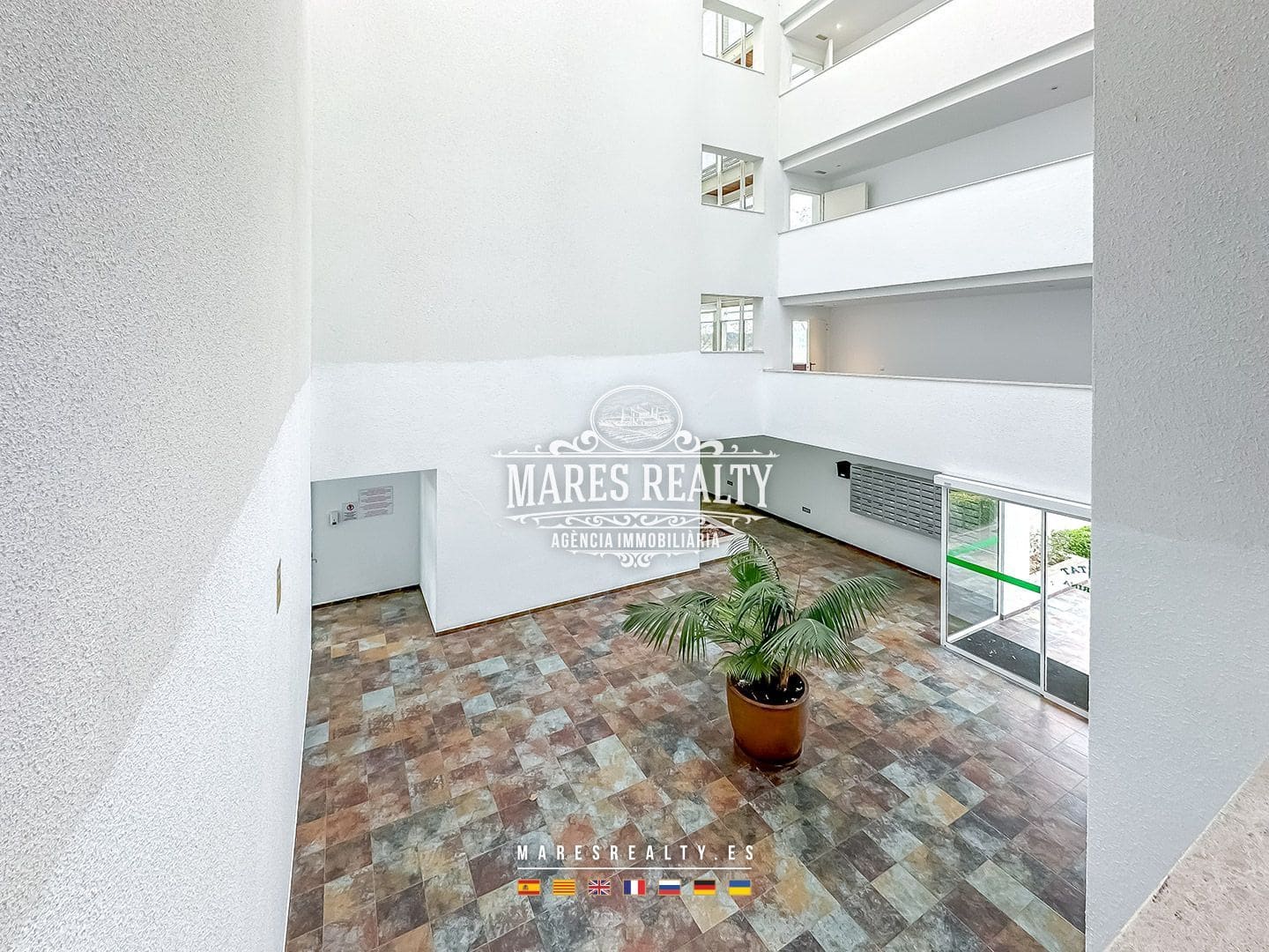 1 bedroom Flat for sale in Roses with pool garage - € 150,000 (Ref: 8715318)