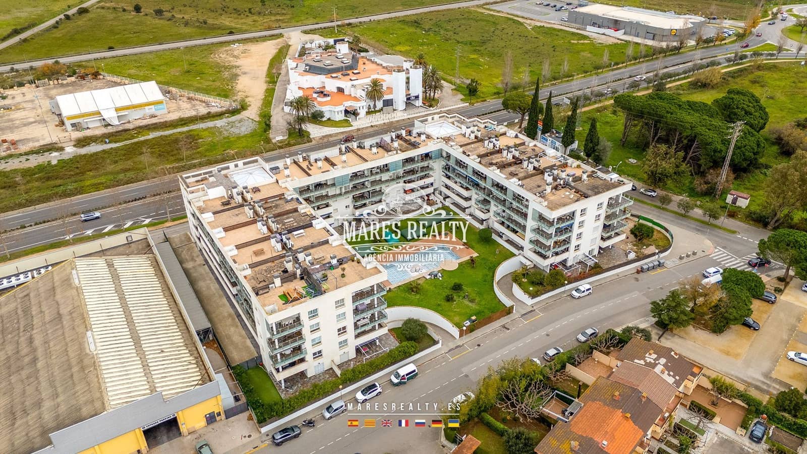 1 bedroom Flat for sale in Roses with pool garage - € 150,000 (Ref: 8715318)