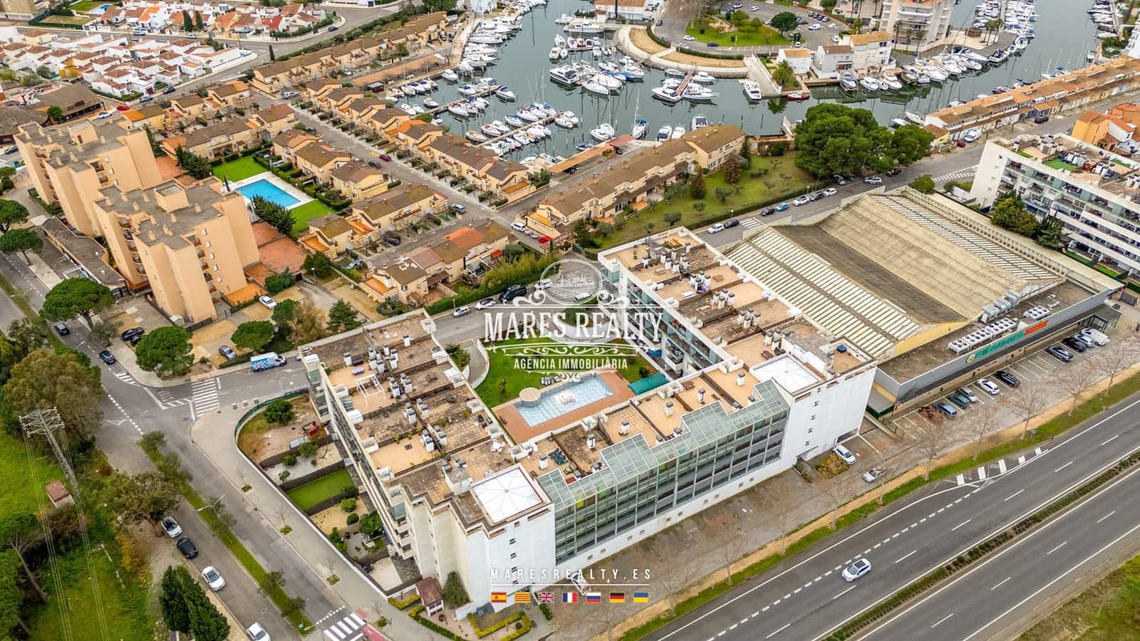 1 bedroom Flat for sale in Roses with pool garage - € 150,000 (Ref: 8715318)