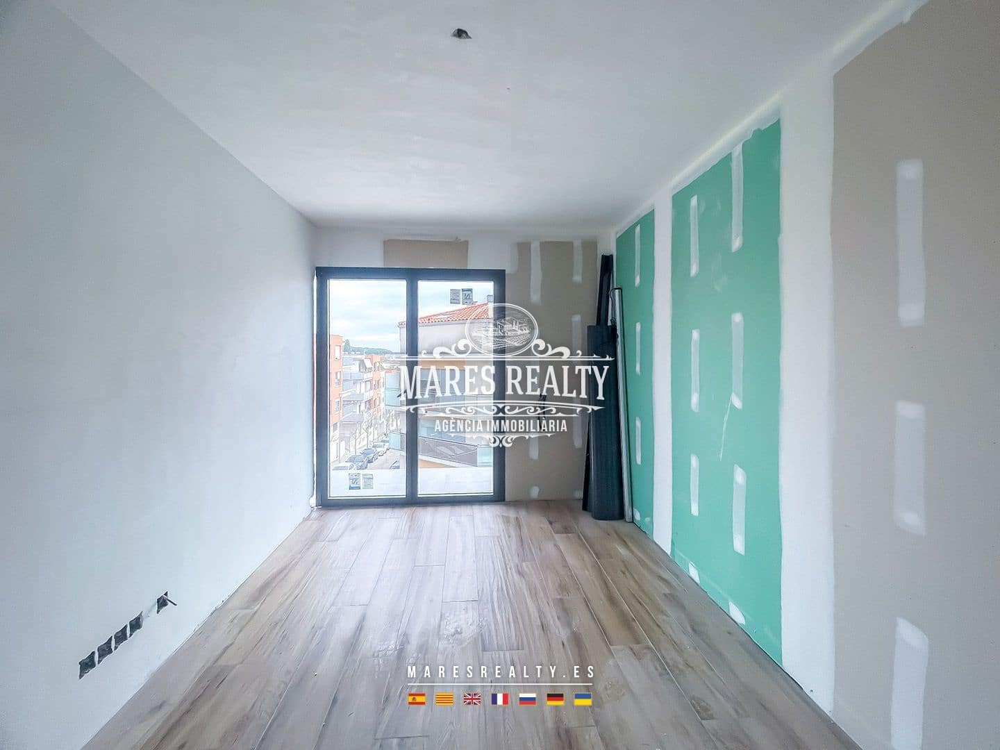 4 slaapkamer Halfvrijstaande villa te koop in Canet de Mar met zwembad garage - € 440.000 (Ref: 8757424)