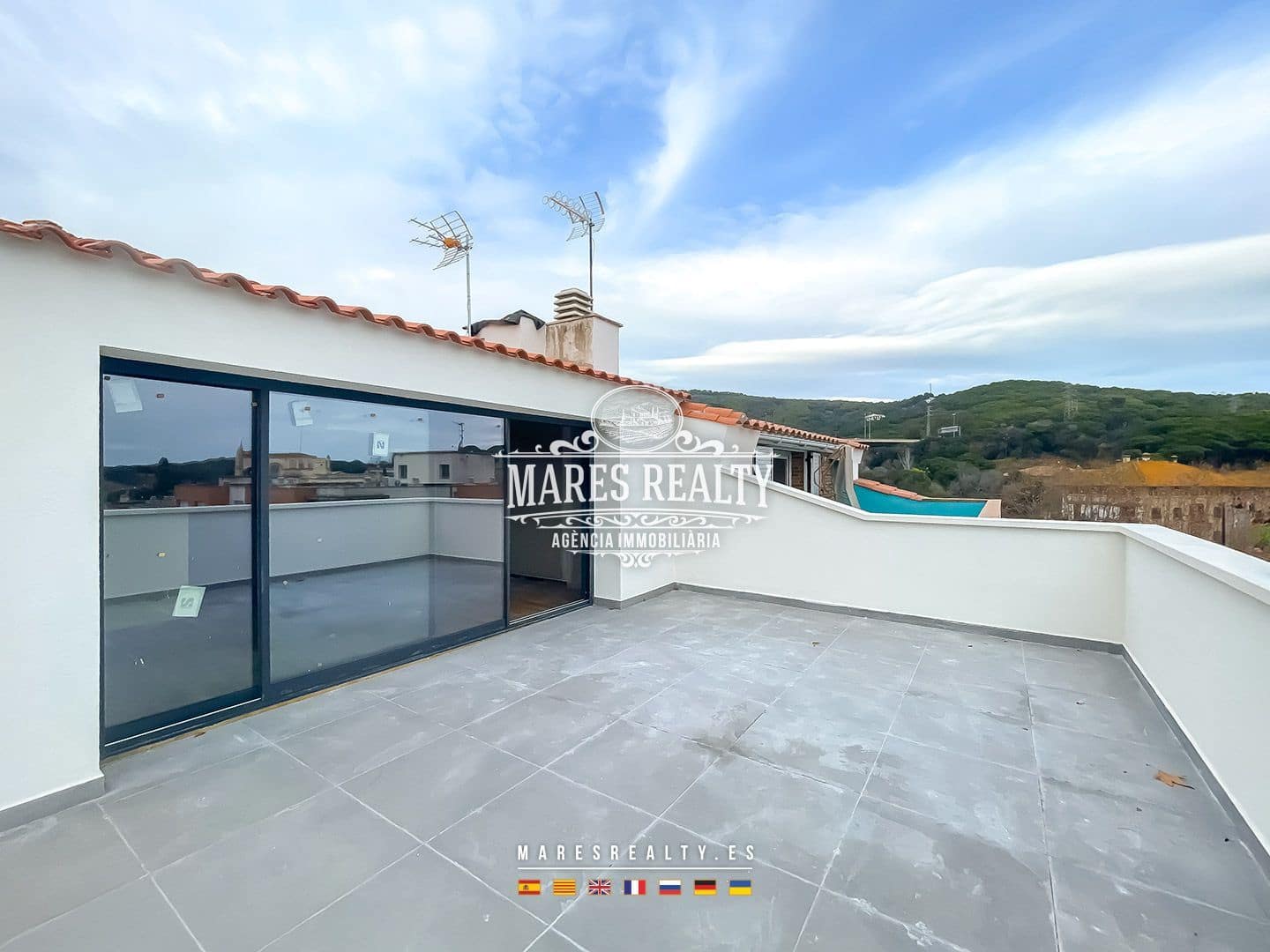 4 bedroom Semi-detached Villa for sale in Canet de Mar with pool garage - € 440,000 (Ref: 8757424)