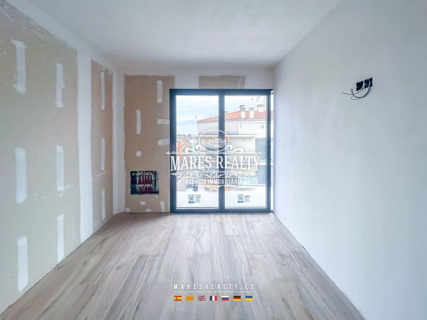 4 slaapkamer Halfvrijstaande villa te koop in Canet de Mar met zwembad garage - € 440.000 (Ref: 8757424)