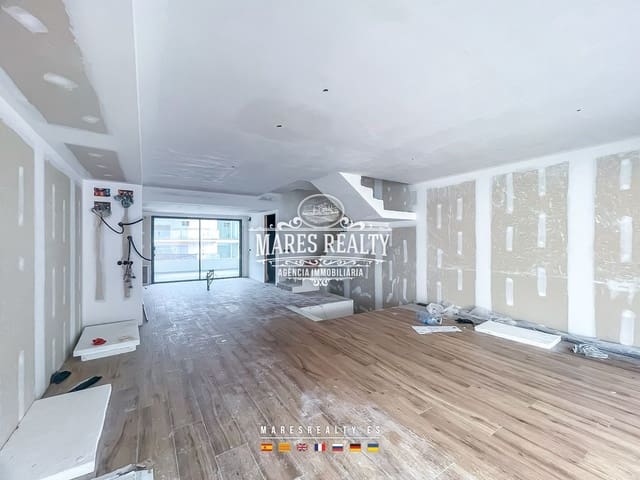 4 slaapkamer Halfvrijstaande villa te koop in Canet de Mar met zwembad garage - € 440.000 (Ref: 8757424)