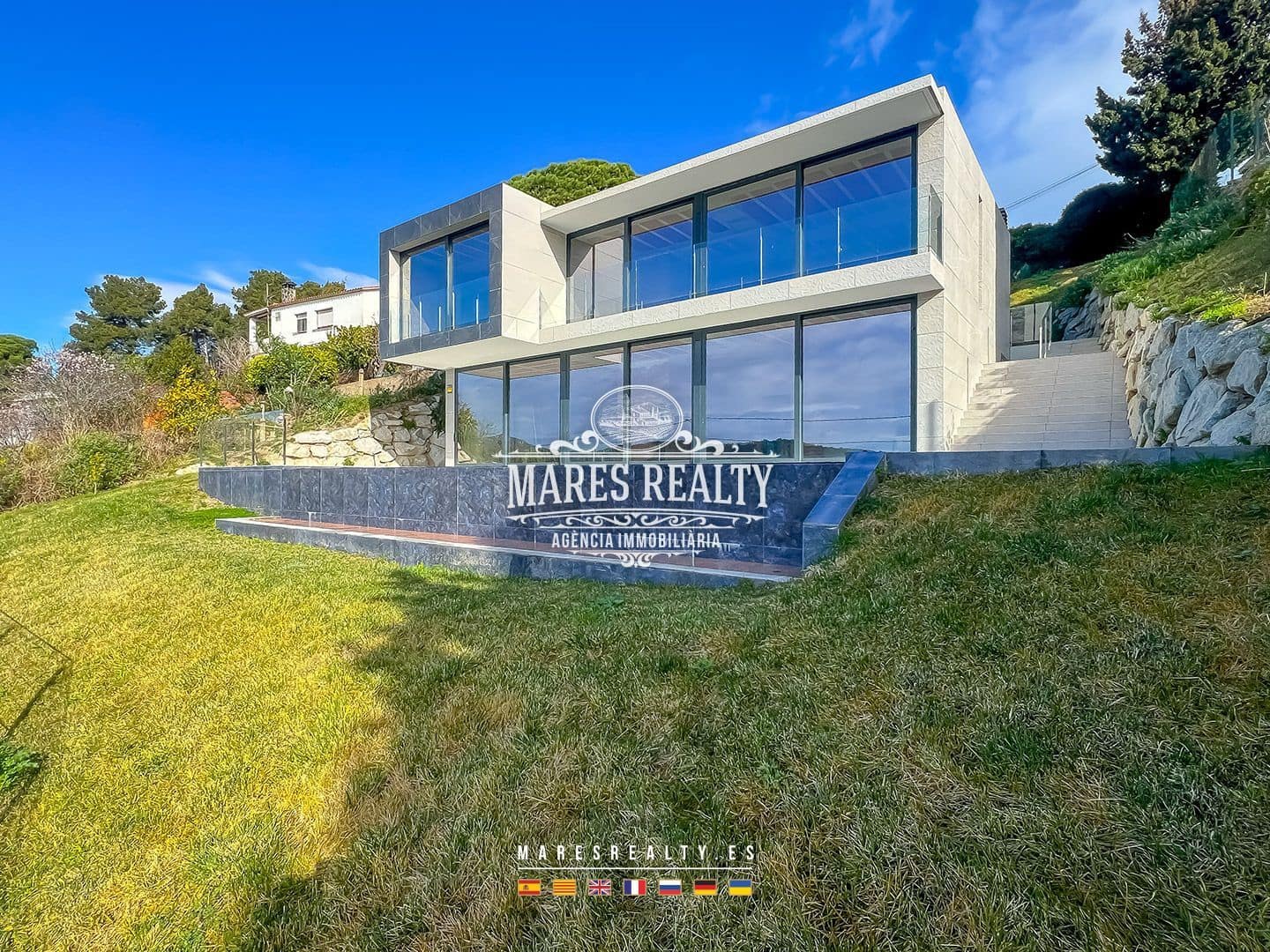 4 slaapkamer Villa te koop in Santa Susanna met zwembad garage - € 860.000 (Ref: 8775918)