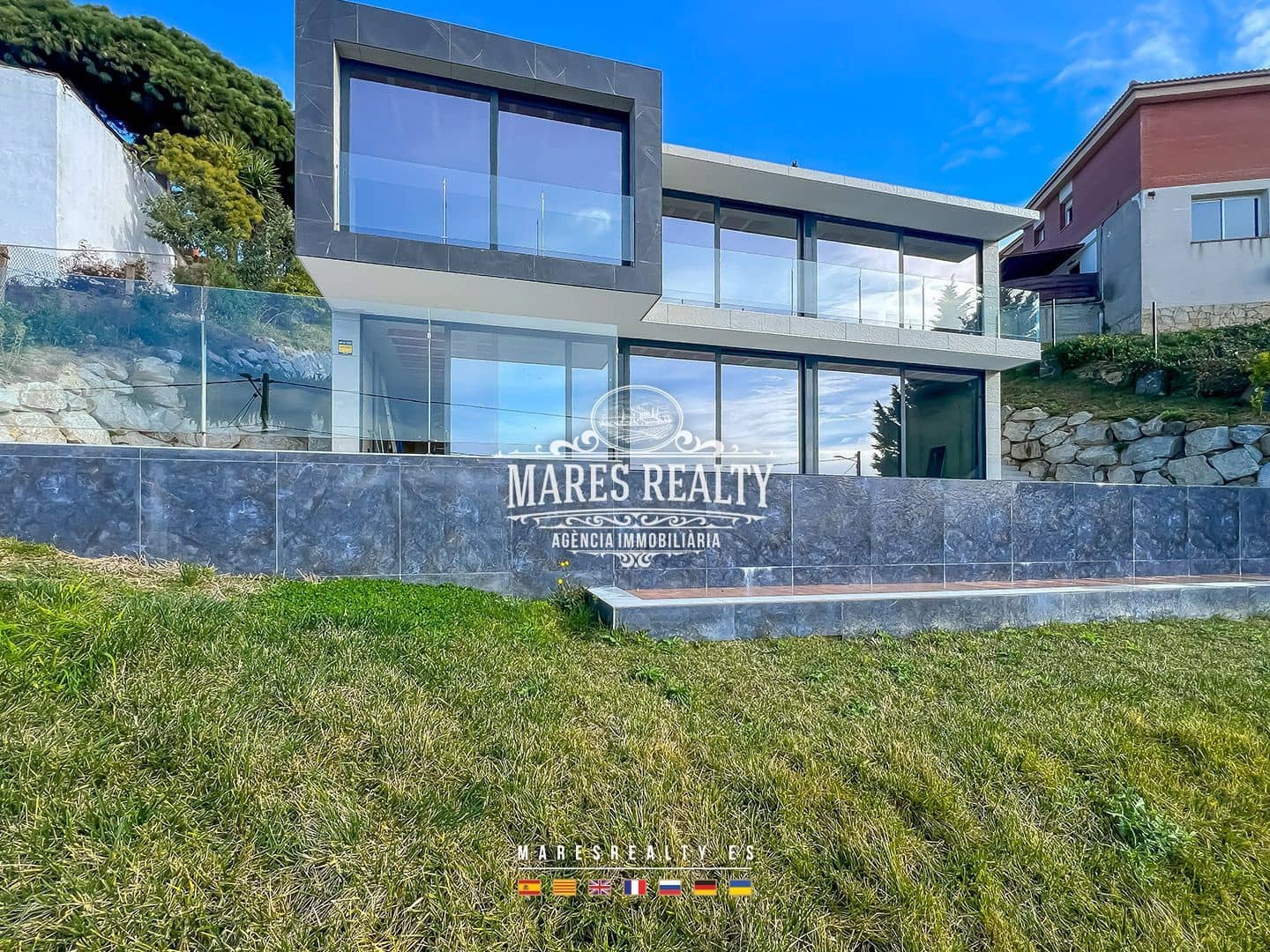 4 slaapkamer Villa te koop in Santa Susanna met zwembad garage - € 860.000 (Ref: 8775918)