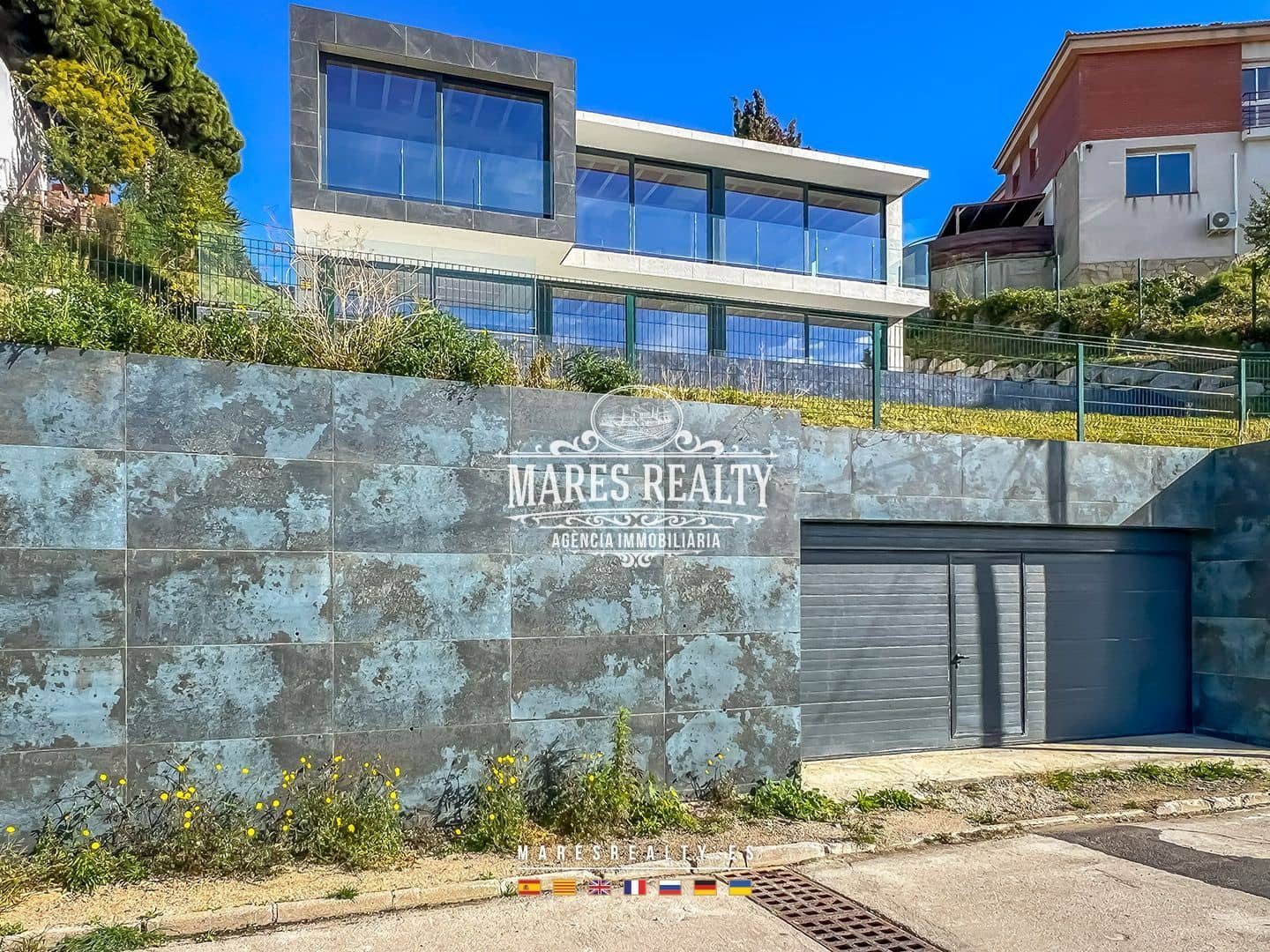 4 slaapkamer Villa te koop in Santa Susanna met zwembad garage - € 860.000 (Ref: 8775918)