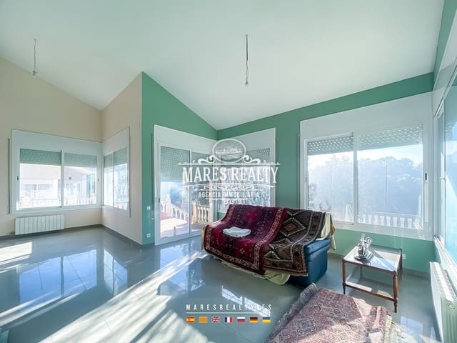 4 soverom Villa til salgs i Orrius med garasje - € 485 000 (Ref: 8783482)