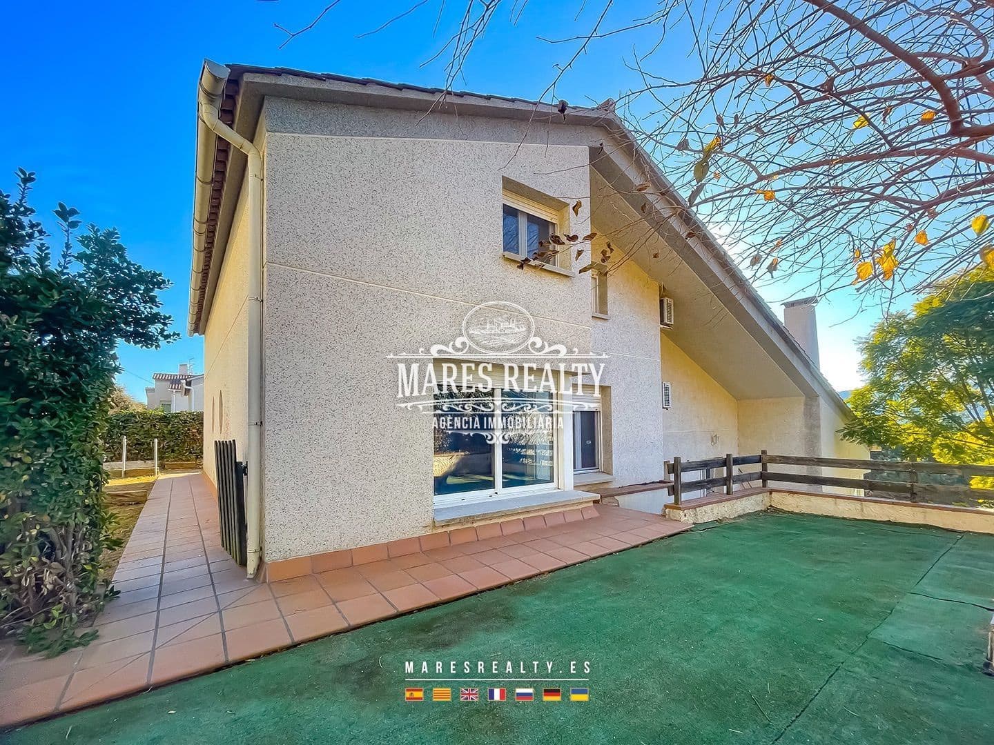 4 soverom Villa til salgs i Orrius med garasje - € 485 000 (Ref: 8783482)