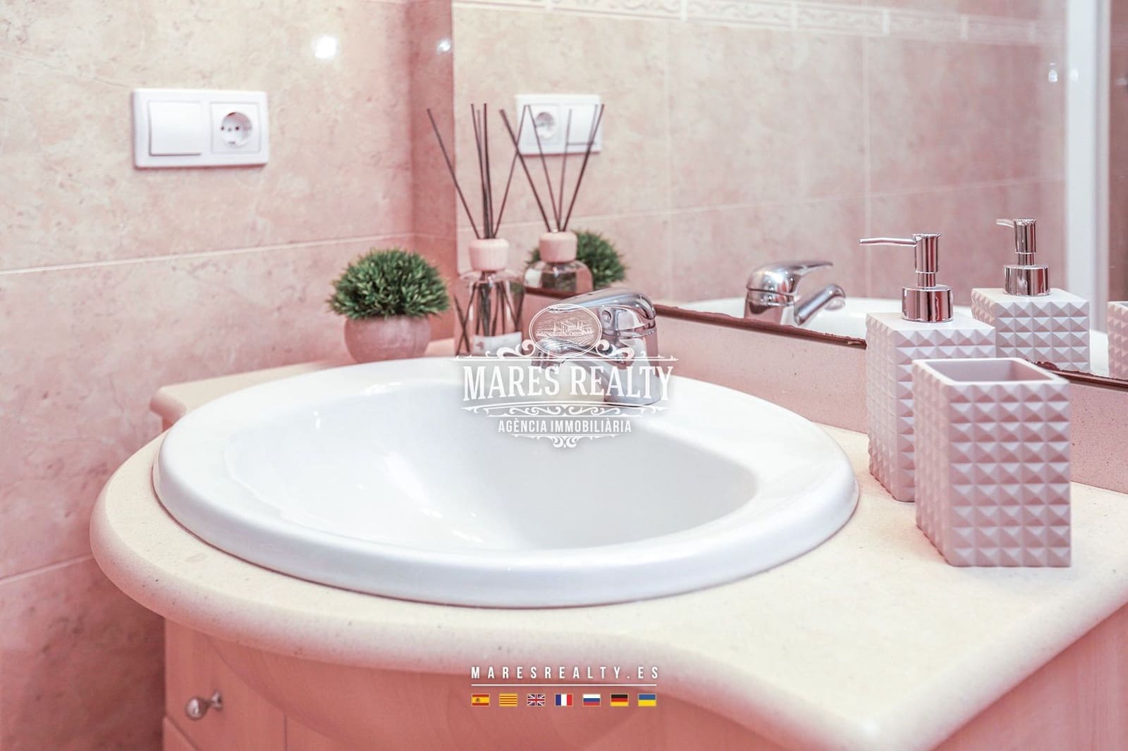 3 soveværelse Lejlighed til salg i Lloret de Mar med swimmingpool - € 320.000 (Ref: 8786077)