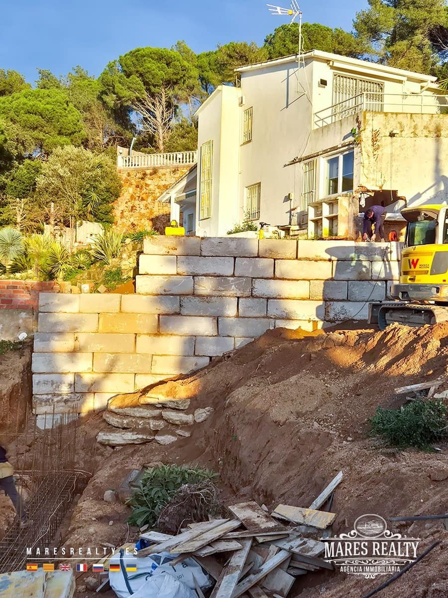 3 soverom Villa til salgs i Lloret de Mar med svømmebasseng garasje - € 480 000 (Ref: 8834120)