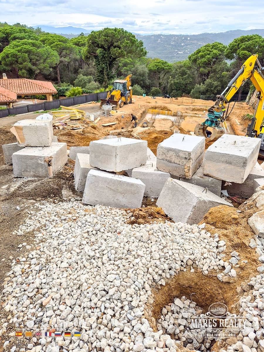 3 soverom Villa til salgs i Lloret de Mar med svømmebasseng garasje - € 480 000 (Ref: 8834120)