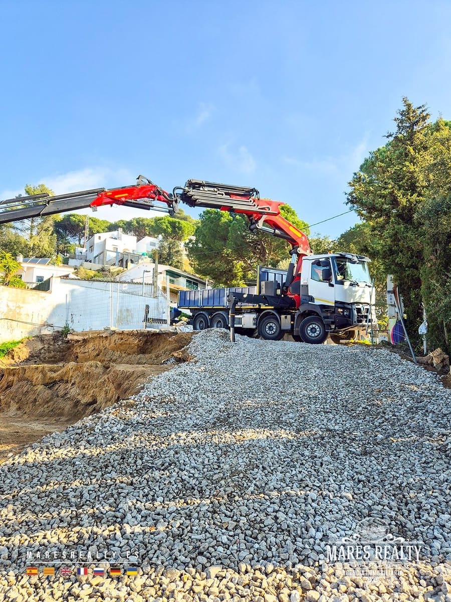 3 soverom Villa til salgs i Lloret de Mar med svømmebasseng garasje - € 480 000 (Ref: 8834120)