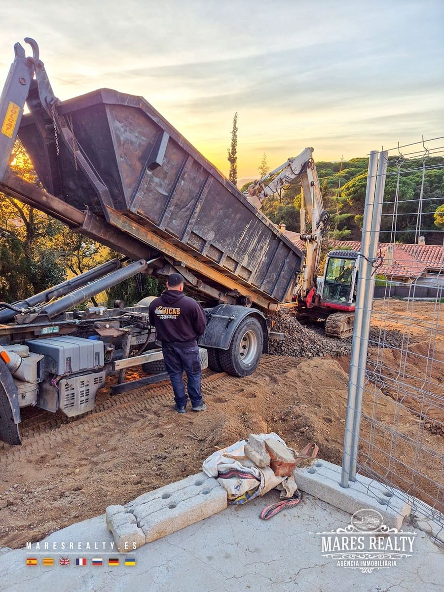 3 soverom Villa til salgs i Lloret de Mar med svømmebasseng garasje - € 480 000 (Ref: 8834120)