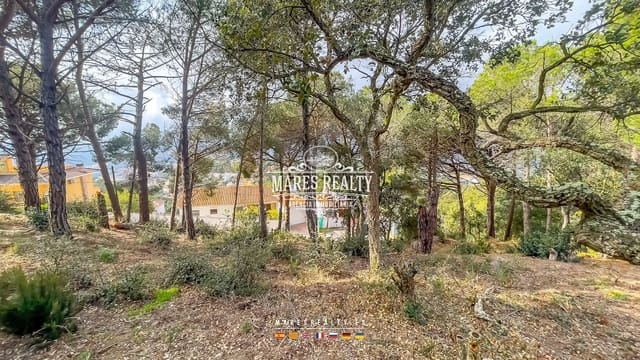 Ubebygd land til salgs i Roca Grossa, Lloret de Mar - € 75 000 (Ref: 8851146)