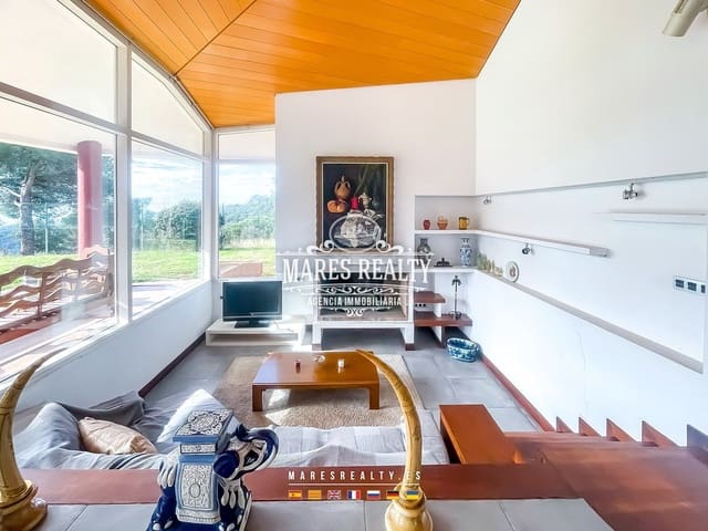 4 bedroom Villa for sale in Mataró with pool garage - € 695,000 (Ref: 8854542)